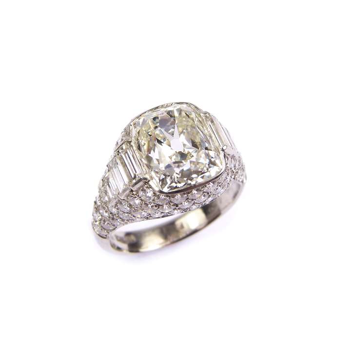 Cushion cut diamond cluster ring Rome, the diamond approximately 4.39ct